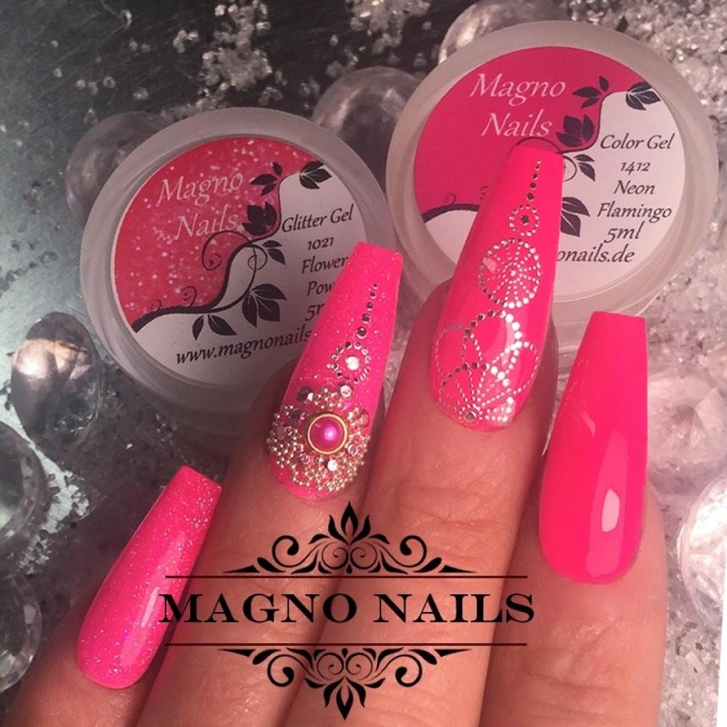 Nageldesign Ideen - Pinke Lange Nägel